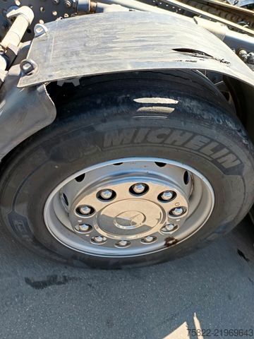 Swap body truck MERCEDES-BENZ Actros 2542 / Volumen / German / wenig KM