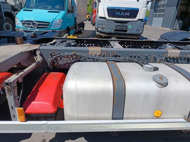 Swap body truck MERCEDES-BENZ Actros 2542 / Volumen / German / wenig KM