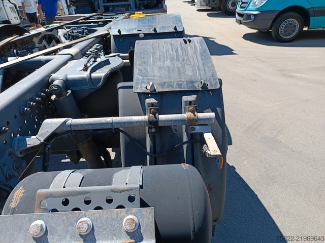 Swap body truck MERCEDES-BENZ Actros 2542 / Volumen / German / wenig KM