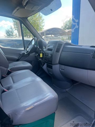 High top van VOLKSWAGEN Crafter 2,5 TDI 35 L2H2 Hochdach WEBASTO AHK EU4