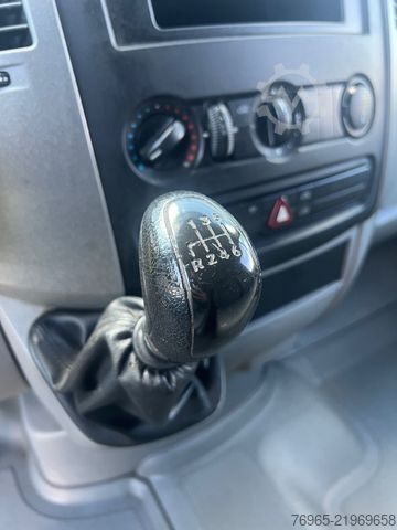 High top van VOLKSWAGEN Crafter 2,5 TDI 35 L2H2 Hochdach WEBASTO AHK EU4