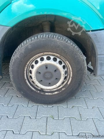 High top van VOLKSWAGEN Crafter 2,5 TDI 35 L2H2 Hochdach WEBASTO AHK EU4