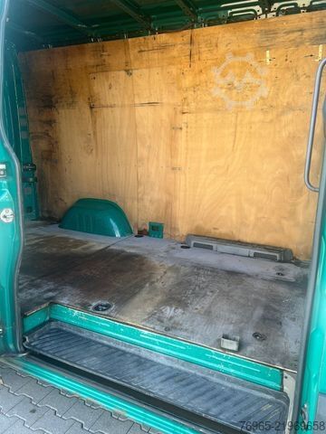 High top van VOLKSWAGEN Crafter 2,5 TDI 35 L2H2 Hochdach WEBASTO AHK EU4