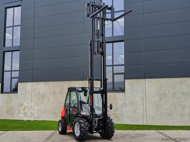 All-terrain forklift Manitou MC 30-4