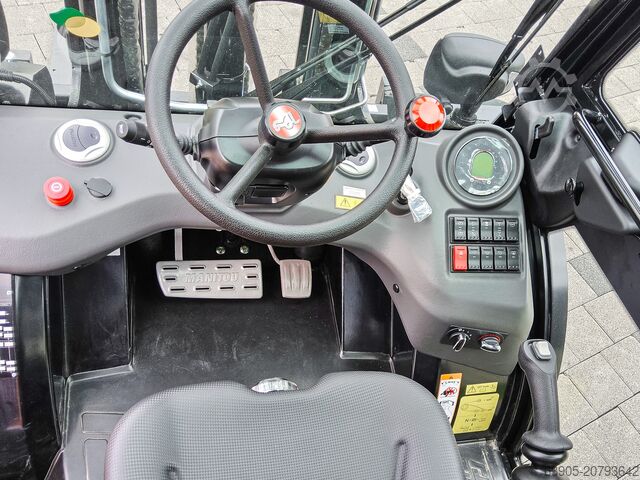 All-terrain forklift Manitou MC 30-4