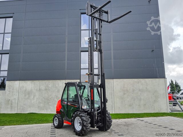 All-terrain forklift Manitou MC 30-4