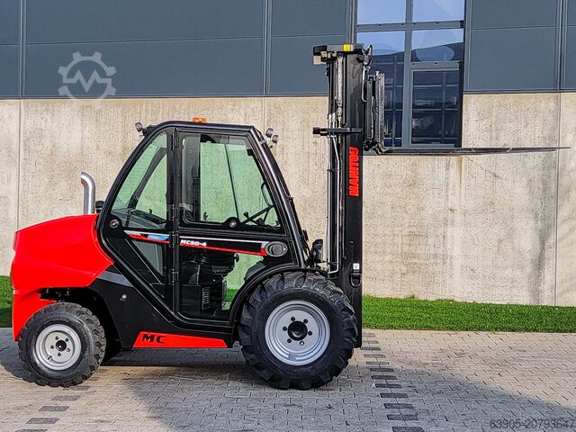 All-terrain forklift Manitou MC 30-4