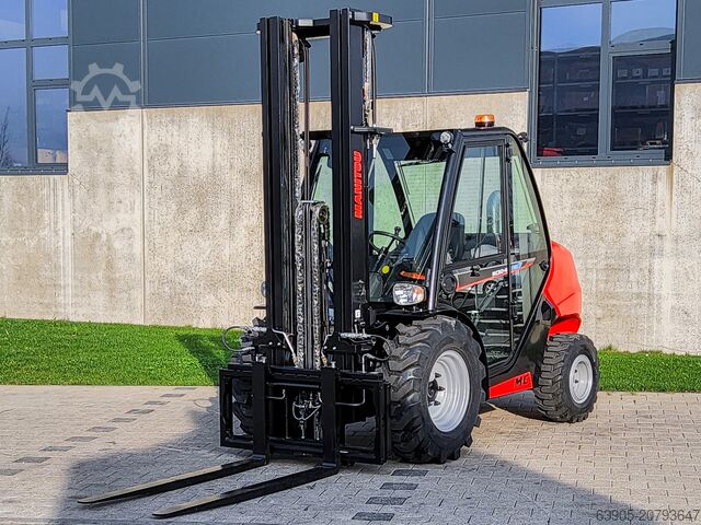 All-terrain forklift Manitou MC 30-4