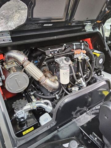 All-terrain forklift Manitou MC 30-4