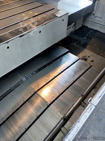 Vertical machining center SPINNER VC 810