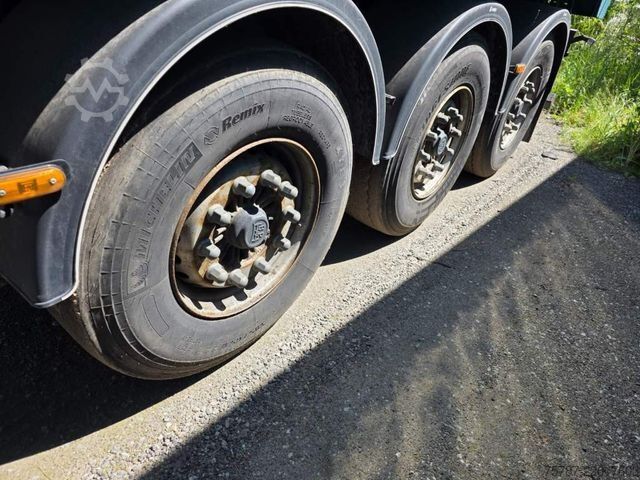 Tipper semitrailer WIELTON 50 cbm Getreidemulde, Pendelklappe,Kornschieber