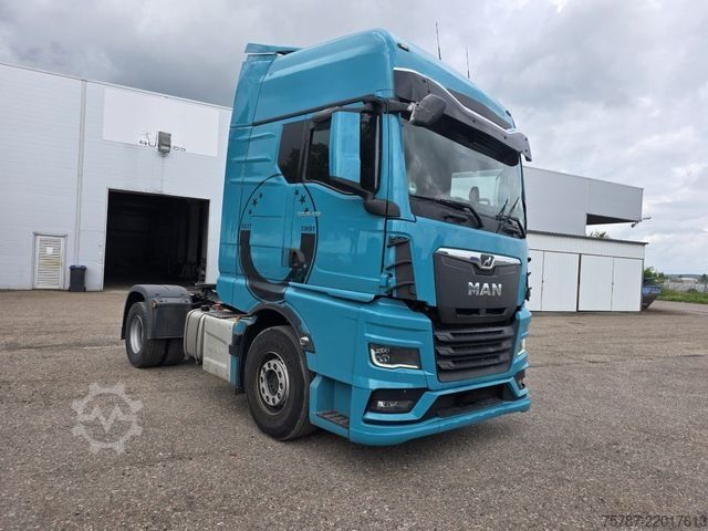 Standard tractor unit MAN 18.470 TGX XXL Unfall, Retarder, 2 Kreis Hydr.