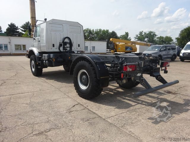 Truck chassis MERCEDES-BENZ Zetros 1833 4x4 AHK Standhzg Automatik