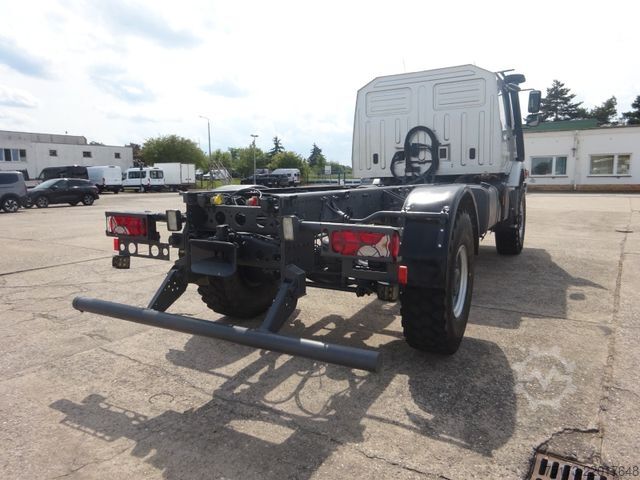 Truck chassis MERCEDES-BENZ Zetros 1833 4x4 AHK Standhzg Automatik