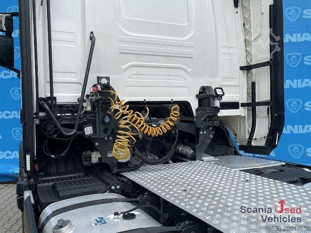Hazardous materials truck Scania R 460 A4x2NB RETARDER P-AIRCO SUPER PTO FULL AIR