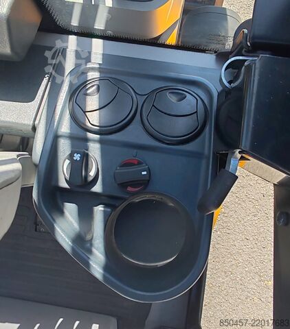Diesel Forklifts Jungheinrich DFG425 5.5m/ 610mh/ 4v