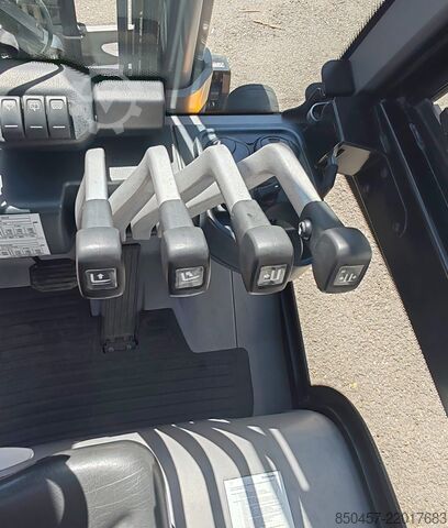 Diesel Forklifts Jungheinrich DFG425 5.5m/ 610mh/ 4v