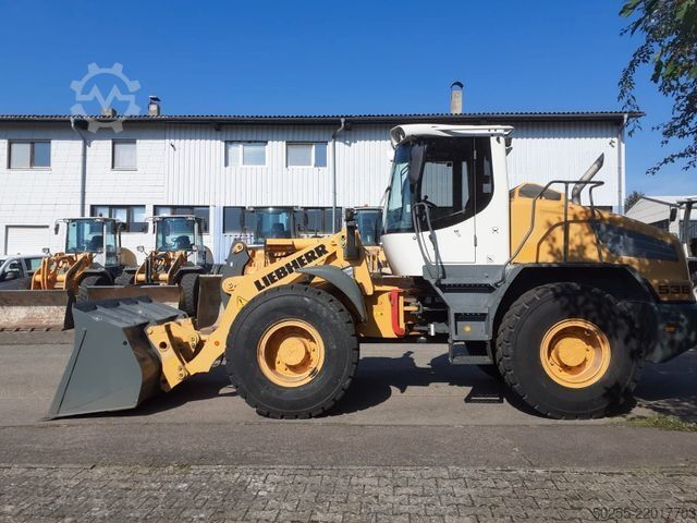 Wheel loader KOMATSU WA 270 Top wie Liebherr 524/538