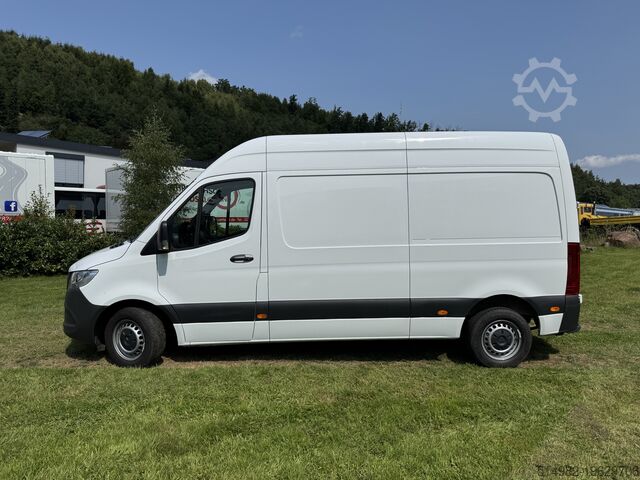 Box van Mercedes-Benz Sprinter III 214 L2H2