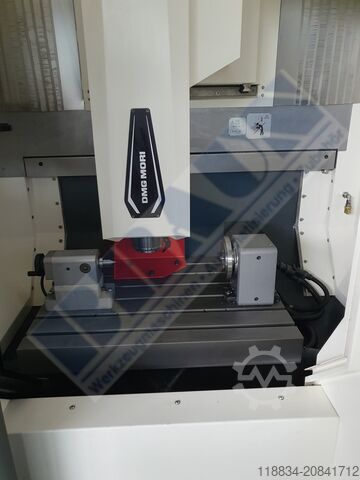 Bearbeitungszentrum Vertkal DMG MORI M1Pro mit 4ter Achse