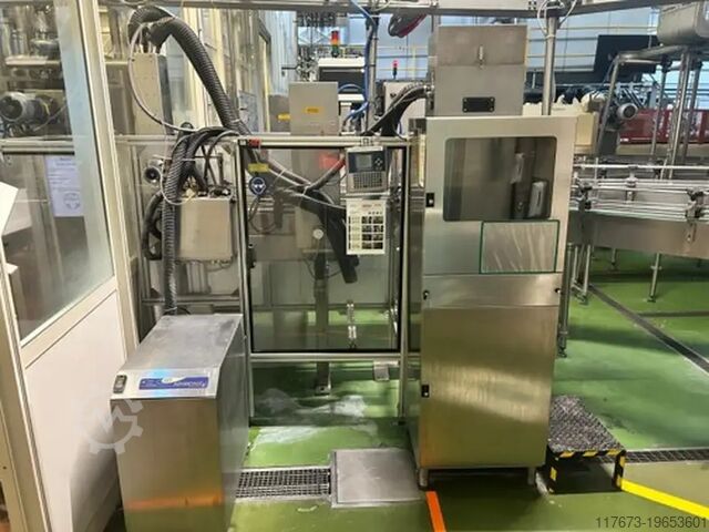 Gebrauchte isobare PET-Komplettabfüllanlage für Wasser CSD 18000 bph 2L Krones