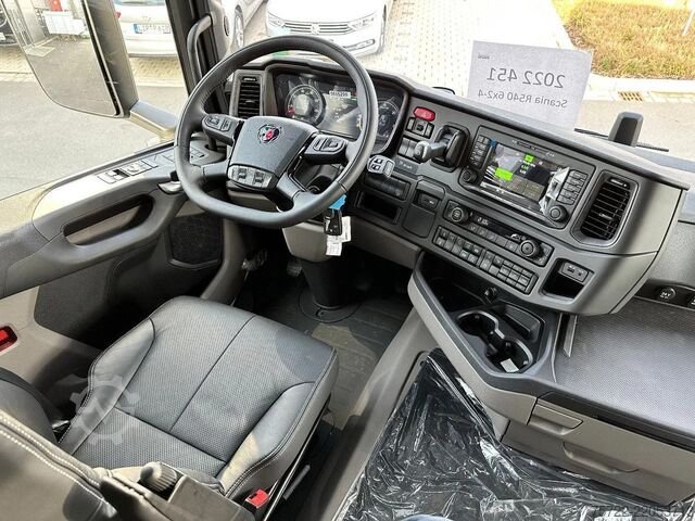 Ladepritsche Scania R560 6x2-4 BL Baustoff-Pritsche FASSI 2.24