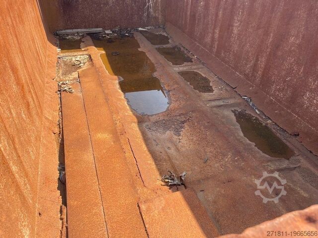 Roll-off container CONTAINER SCARRABILE USATO A CIELO APERTO