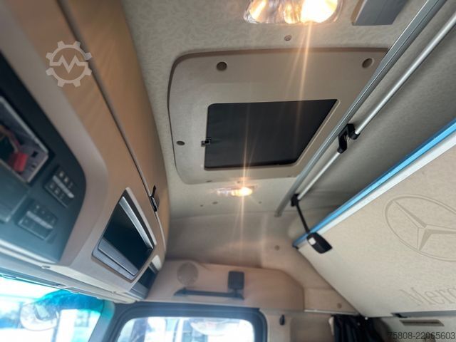 Volume tractor unit MERCEDES-BENZ Actros 1845 Mega Retarder ACC Spur. As. HU 3x