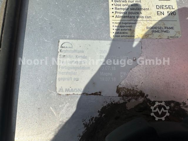 Roll-off tipper truck MAN TGS 18.500 Abroller HIAB XR72 CITY Navi LGS