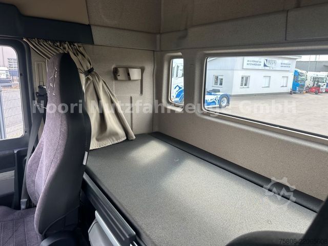 Roll-off tipper truck MAN TGS 18.500 Abroller HIAB XR72 CITY Navi LGS