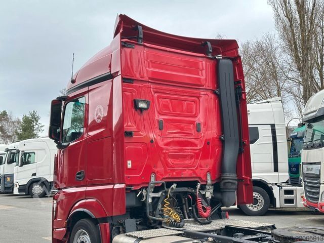 Volume tractor unit MERCEDES-BENZ Actros 1845 X-LOW Retarder 2Tanks ACC