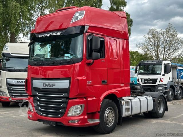 Standard tractor unit DAF XF 460 FT SSC 2 Tanks Retarder Standklima ACC LD