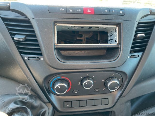 Pick-up van IVECO Daily 35S12 Pritsche / Doka / AHK / 1. Hand!