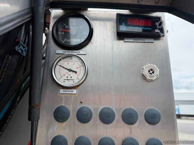 Vacuum tank truck MERCEDES-BENZ Atego 1524 4x2 Hvidtved Larsen Cityline 206