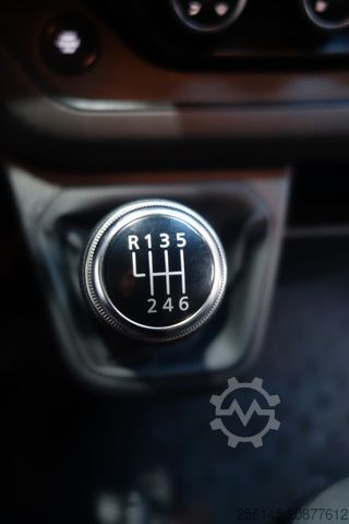 Minibus RENAULT Trafic Kasten L1H1 Tüv Neu 1Hand Klima Tempomat