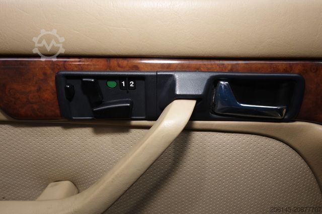 Van MERCEDES-BENZ SEL 500 W126 Schiebdach Leder Langversion TüvNeu