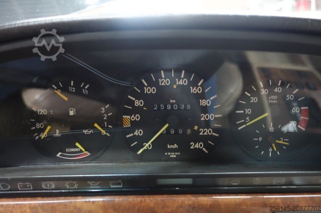 Van MERCEDES-BENZ SEL 500 W126 Schiebdach Leder Langversion TüvNeu