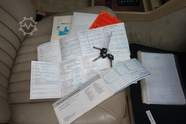 Van MERCEDES-BENZ SEL 500 W126 Schiebdach Leder Langversion TüvNeu