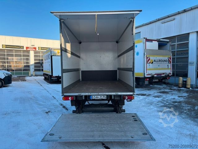 Box van RENAULT Master