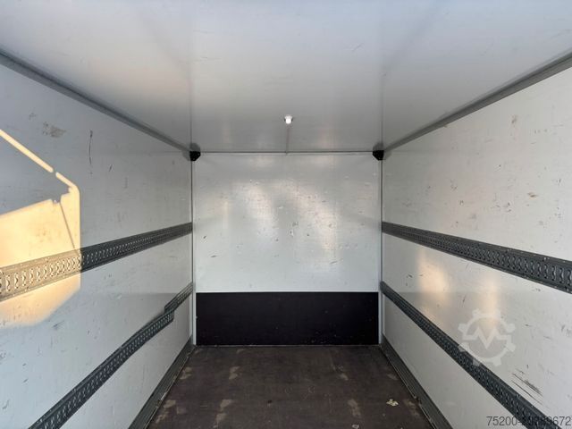 Box van RENAULT Master