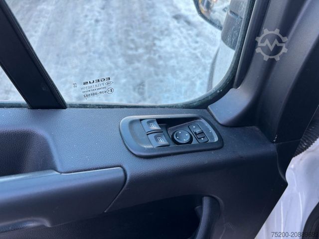 Box van RENAULT Master