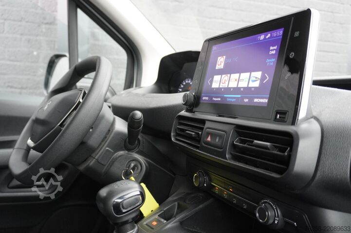 Panel van Peugeot Partner 1.2 110PK BENZINE ! - Airco - Cruise - ...