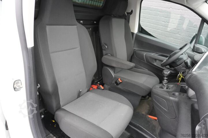 Panel van Peugeot Partner 1.2 110PK BENZINE ! - Airco - Cruise - ...