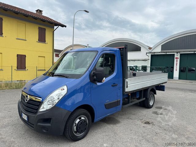 Langer Kastenwagen Opel Movano