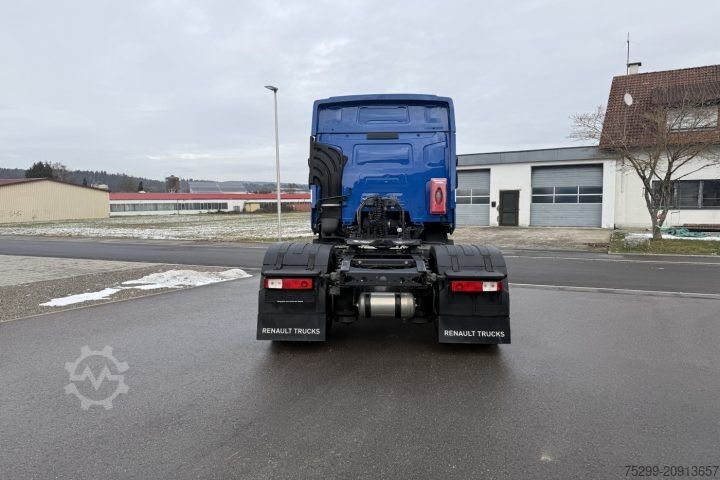 Standard tractor unit Renault T430 4x2 / Swiss-Vehicle