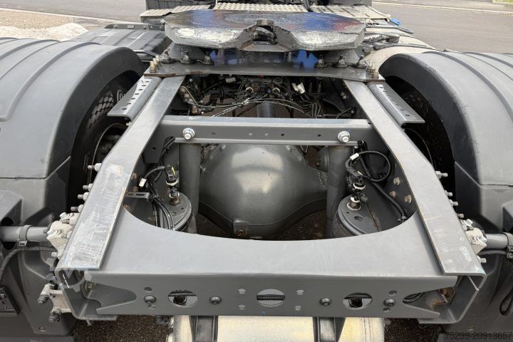 Standard tractor unit Renault T430 4x2 / Swiss-Vehicle