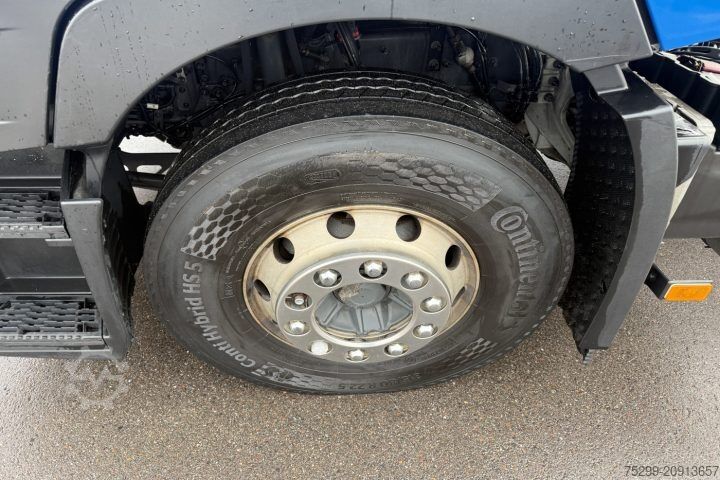 Standard tractor unit Renault T430 4x2 / Swiss-Vehicle