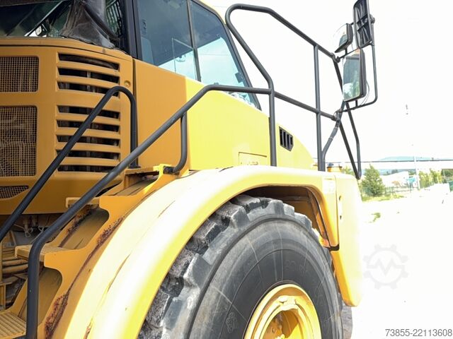 Articulated Dump Truck Caterpillar 740