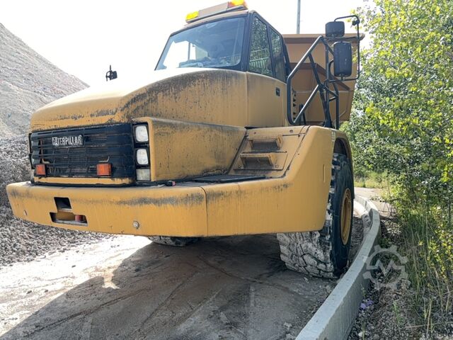 Articulated Dump Truck Caterpillar 740