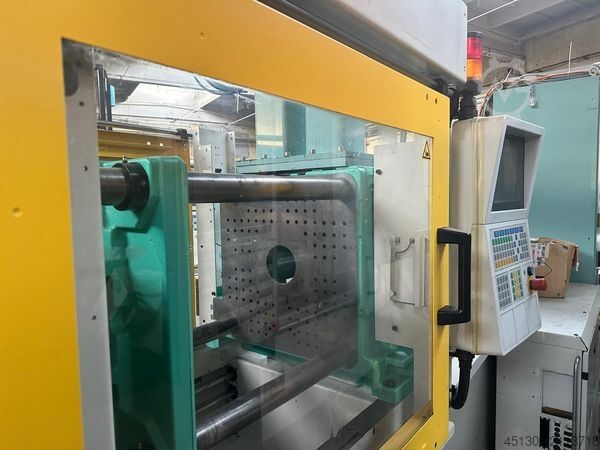 Injection molding machine Arburg 420C 800-250